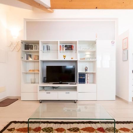 Mansarda Cola Apartment Милано Екстериор снимка