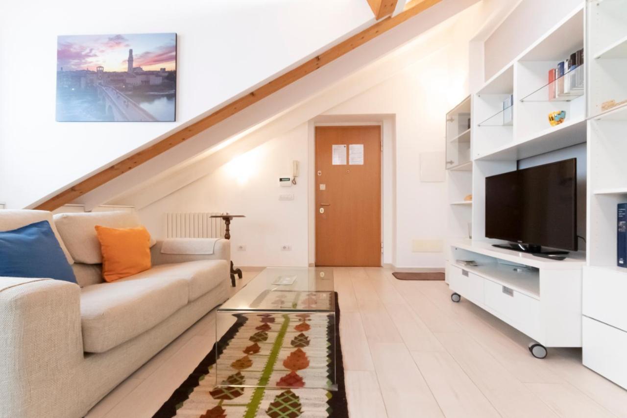 Mansarda Cola Apartment Милано Екстериор снимка